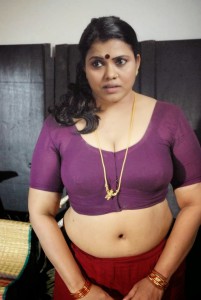Desi Bhabhi wear blouse