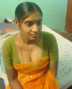 indian desi village bhabhi deep cleavage
