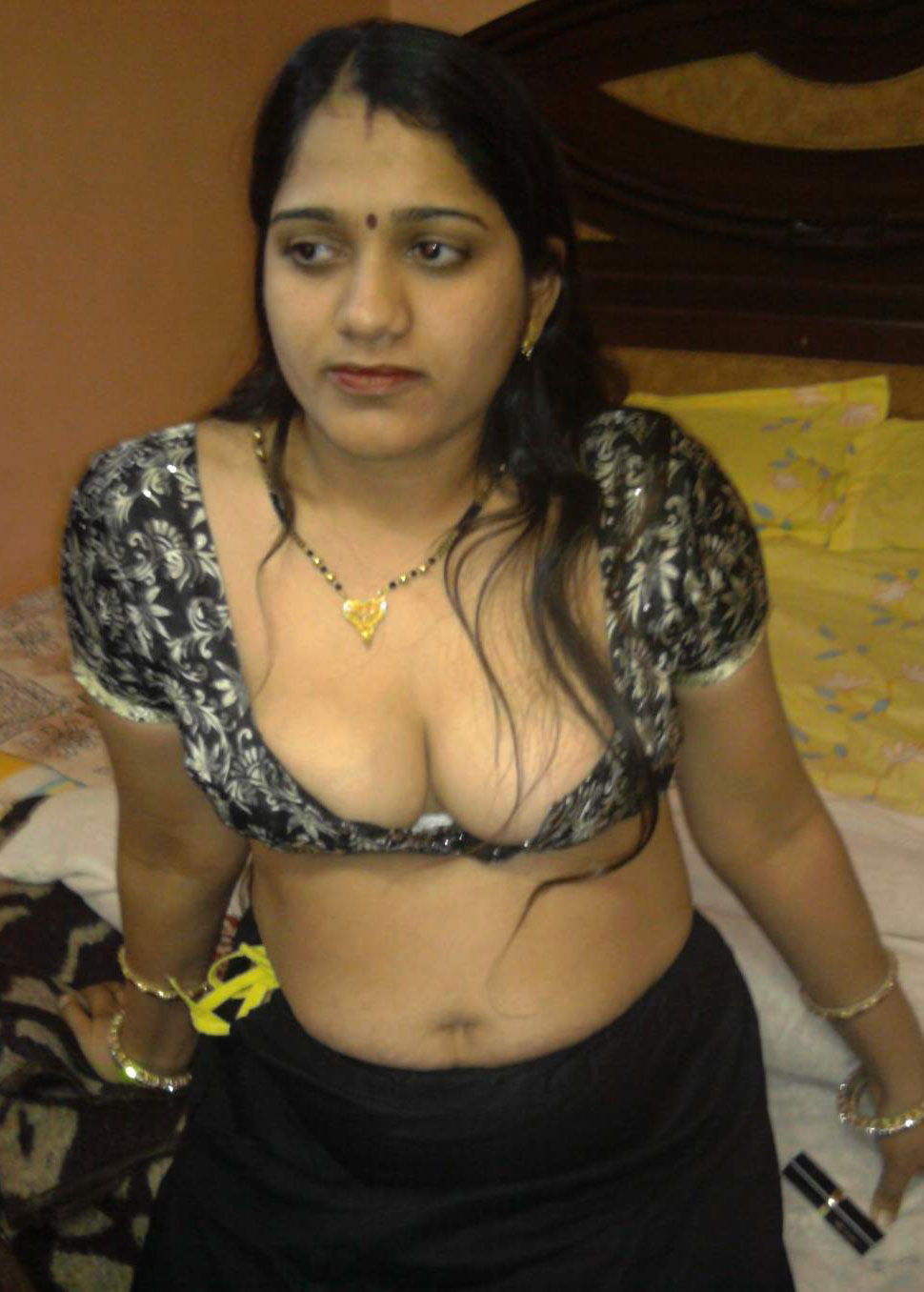 Freaky Indian Hotties Showing Off Their Horny Cunts - photo 24