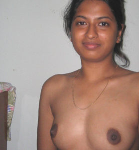 pretty nude boobs babe