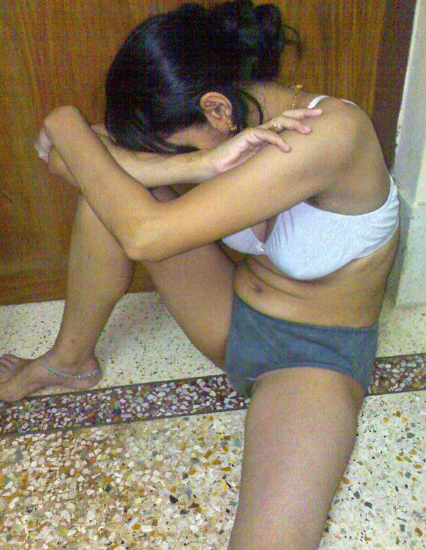 Beautiful Indian Hotties Arousing Nude XXX Amateur Photos - photo 49