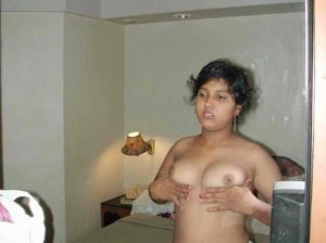 bhabhi naked boobs in hotel