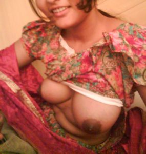 hot indian girl naked boobs