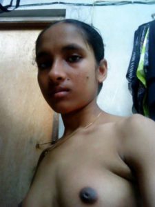 desi indian bhabhi take nude selfie