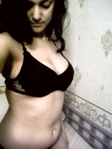 desi indian girl black bikini pics