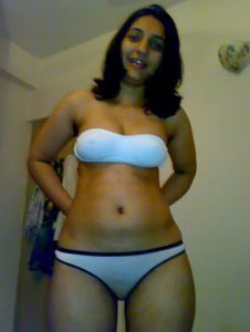 indian amateur girl hot and curvy pic