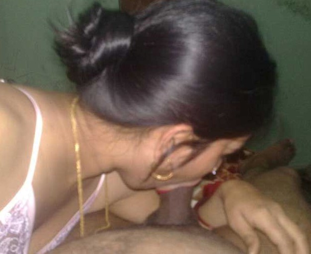 Desi Bhabhi Blowjobs Leaked XXX Pics - photo 26