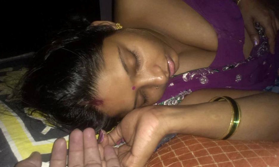 Desi Young Housewives New Leaked XXX Pics - photo 26