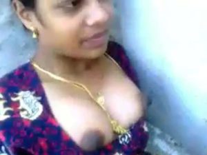 mast mamme desi housewife naked photograph
