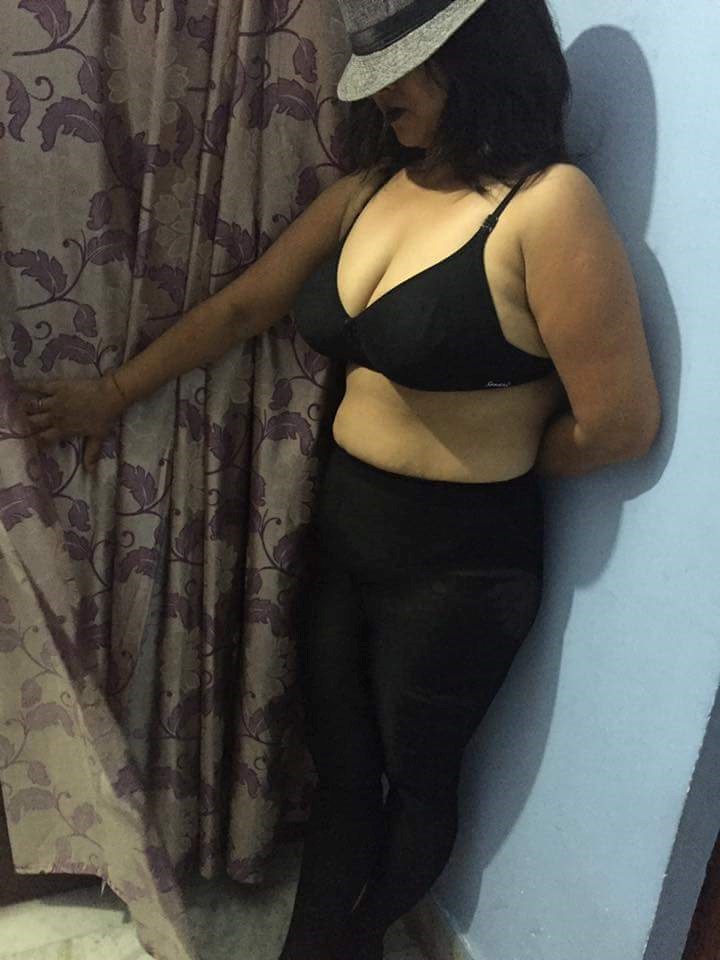 Hot Desi Bahbhi New Leaked XXX Pics - photo 29
