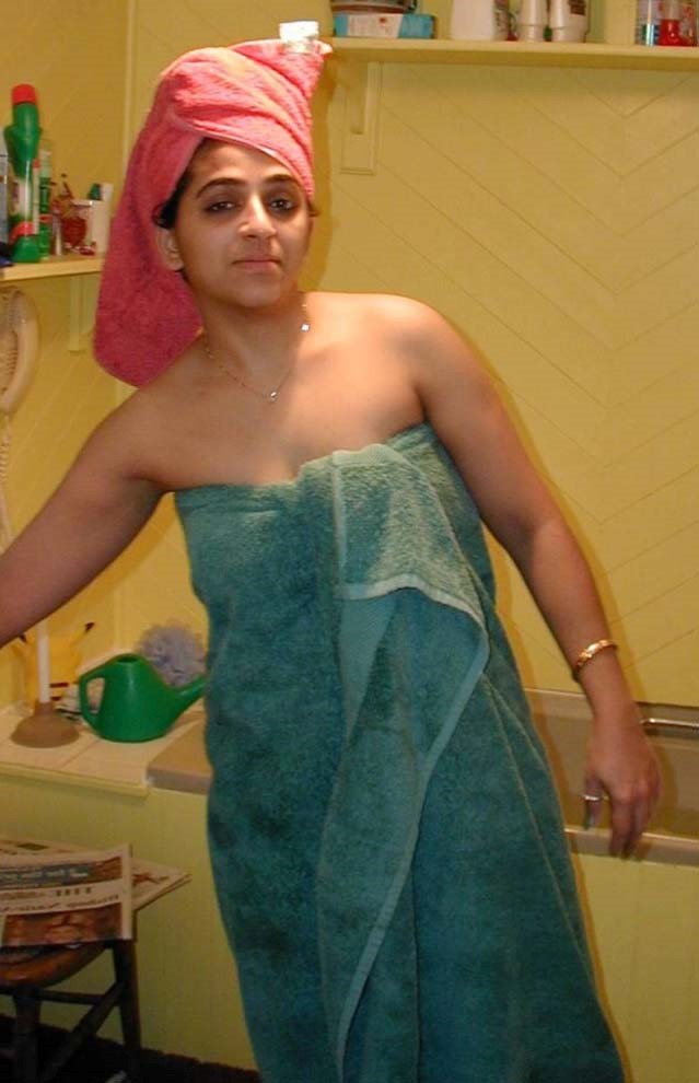 Amateur Desi College Girls New XXX Pics - photo 24