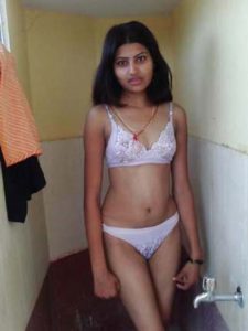 slim indian chick sexy photo