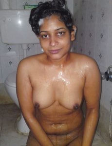 south indian tamil girlfriend nude bath image