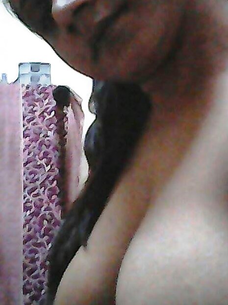 Desi Bhabhi Tits Flaunting Nude Indian Sexy Photos - photo 3