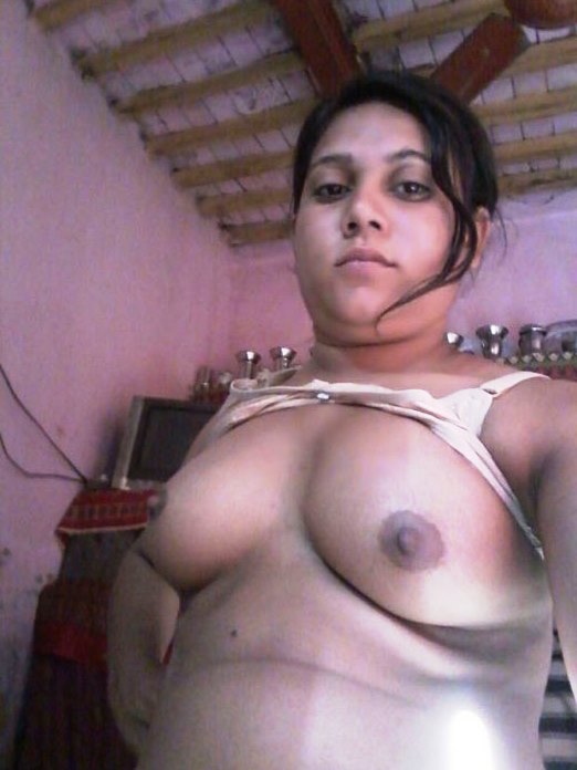 Desi Bhabhi Tits Flaunting Nude Indian Sexy Photos - photo 7