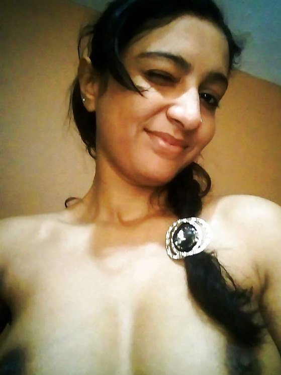 Desi Bhabhi Tits Flaunting Nude Indian Sexy Photos - photo 39