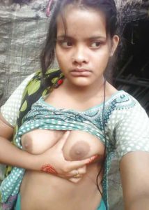 Desi nude indian Hottie boobs