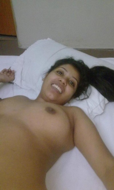 Curvy Indian Bhabhi XXX Photos - photo 10