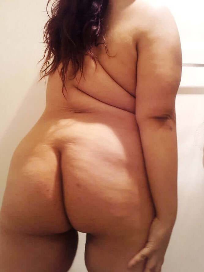 Round Ass Indian Aunties Desi Hot Nude Photos - photo 27