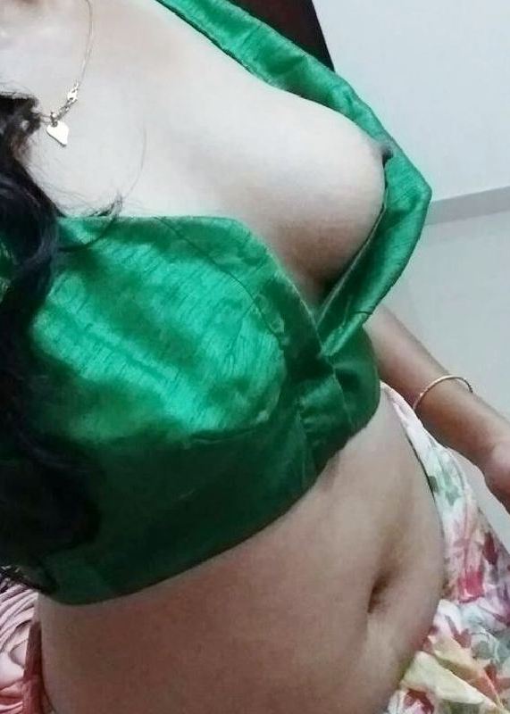 Hottie Indian Aunties Nude Boobs Desi Photos - photo 10
