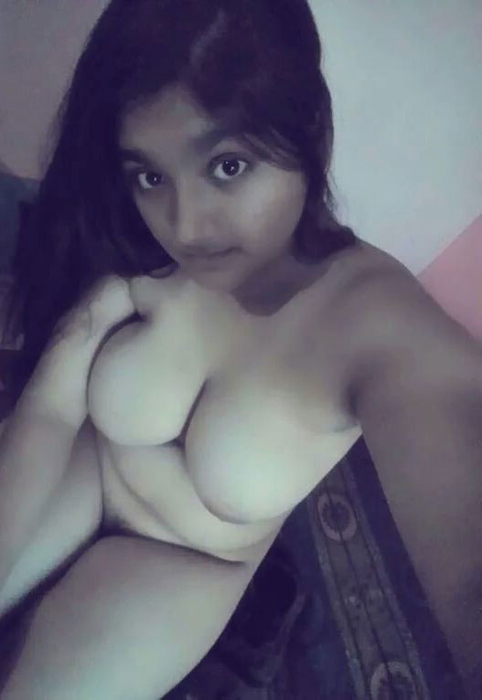 Gorgeous Busty Indian Desi Babes XXX naked Photos