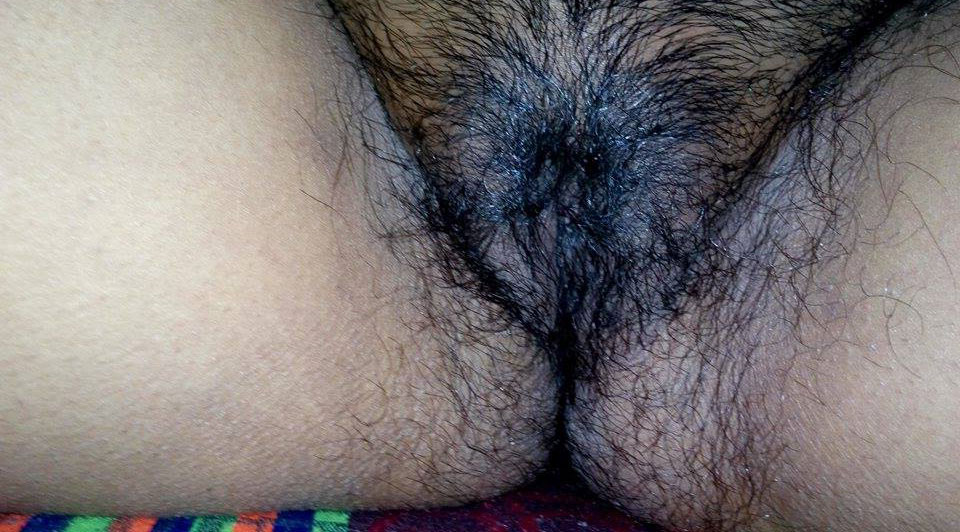 XXX Photos Of Delhi Desi Bhabhi Exposing Hairy Pussy - photo 22
