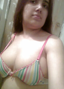 curvy desi girl