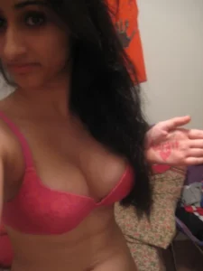  college beauty girl's teasing selfie 