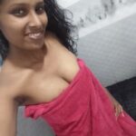 Tamil Girl Deep Cleavage And Topless Photos