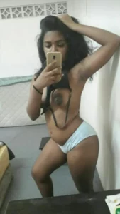 HORNY TAMIL BABE TAKING MIRROR NUDE SELFIES