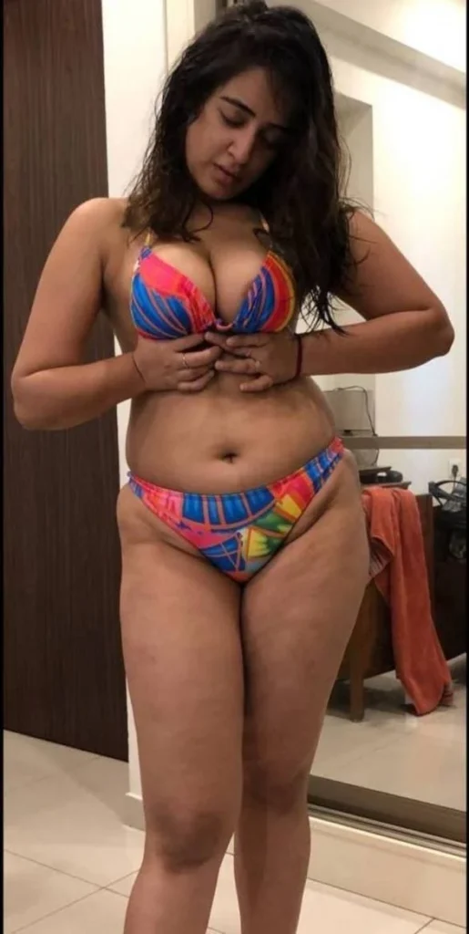 curvy cute desi boobs